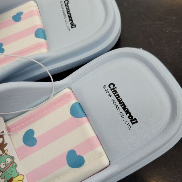 Brand New Sanrio Cinnamoroll Blue Heart Slippers Size: US 7 - Picture 6 of 10